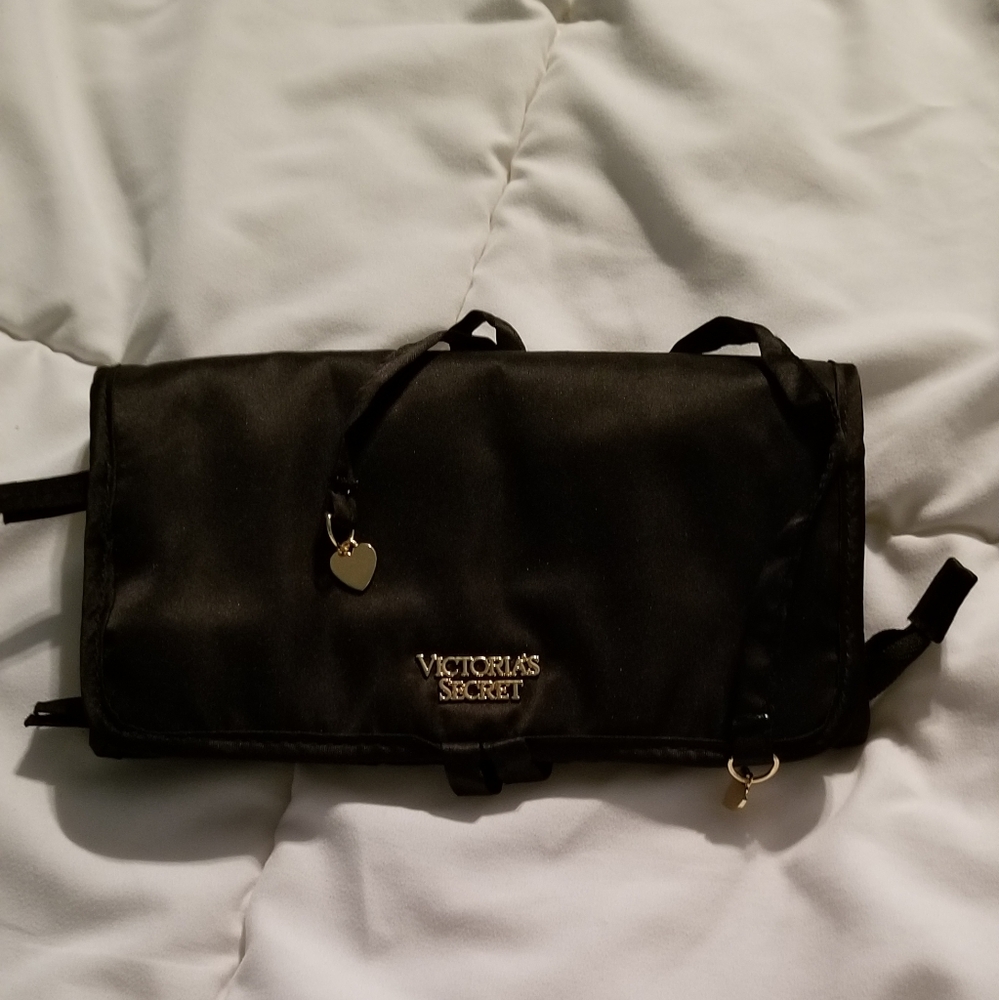 NWOT VICTORIA SECRET TRAVEL JEWELRY CARRIER